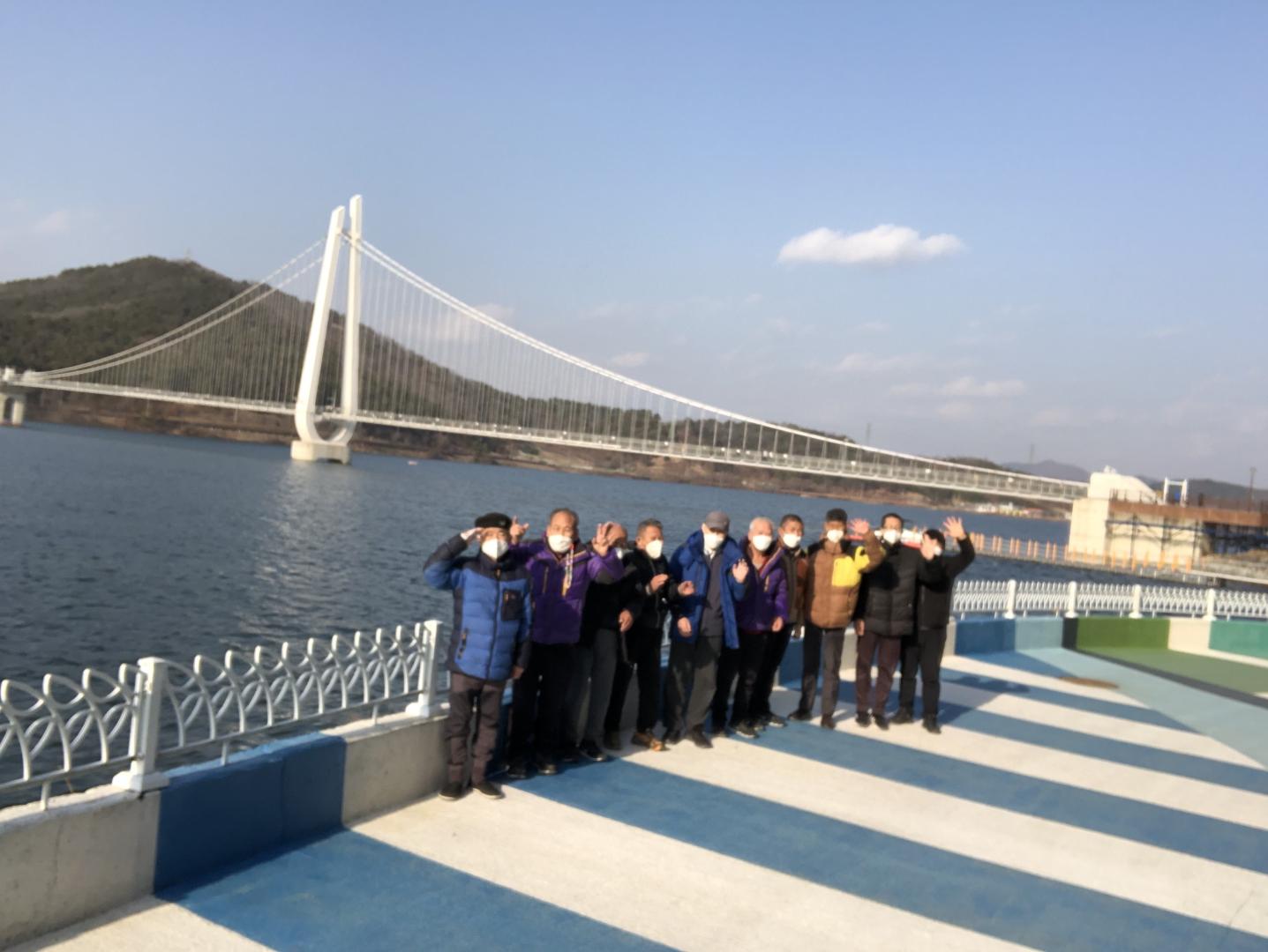 고향방문23.1.1913.jpg